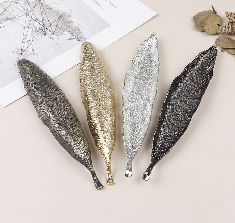 Bodhi leaf incense holder
